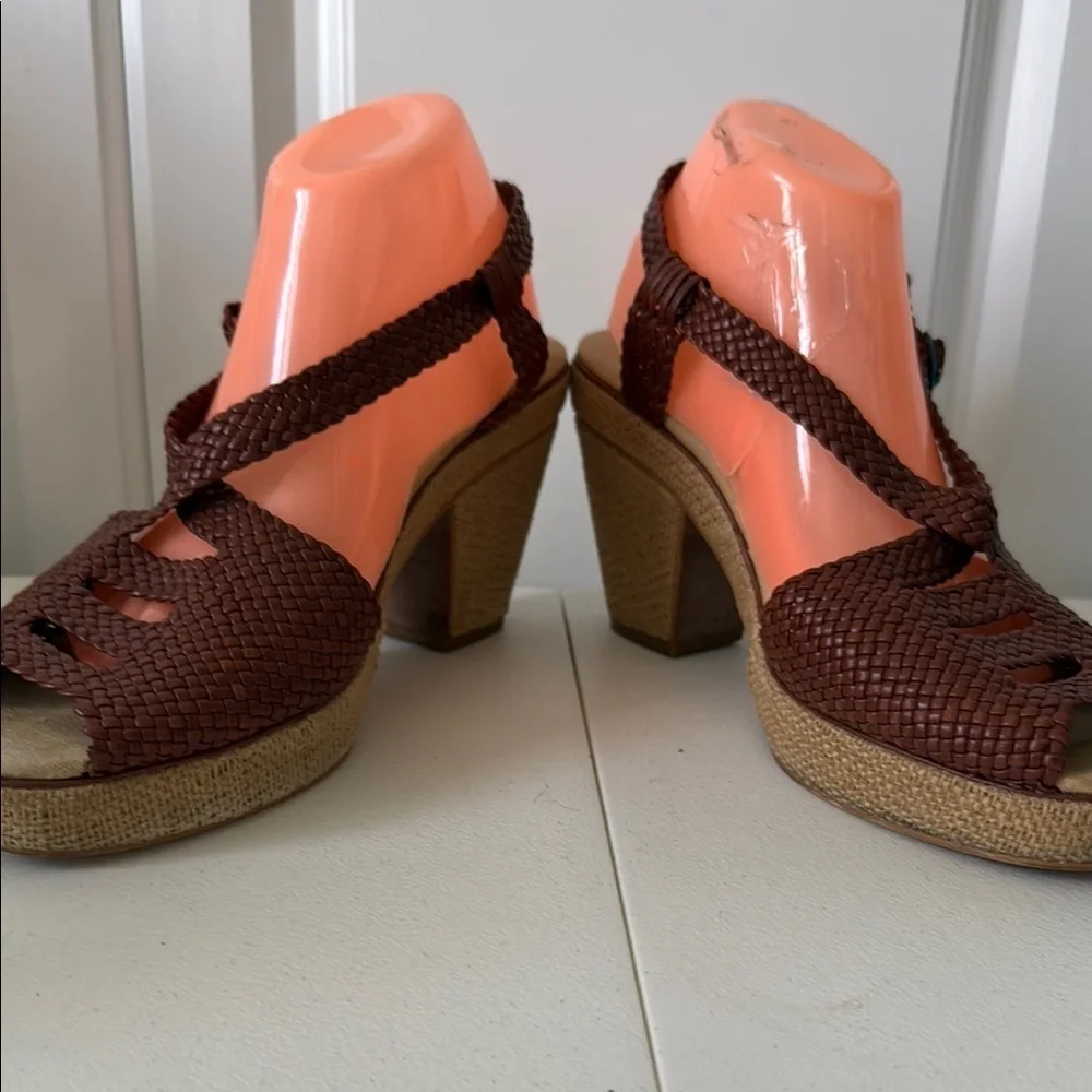 FANYLROBIN 3”HEEL BROWN LEATHER SANDALS (sz 11)